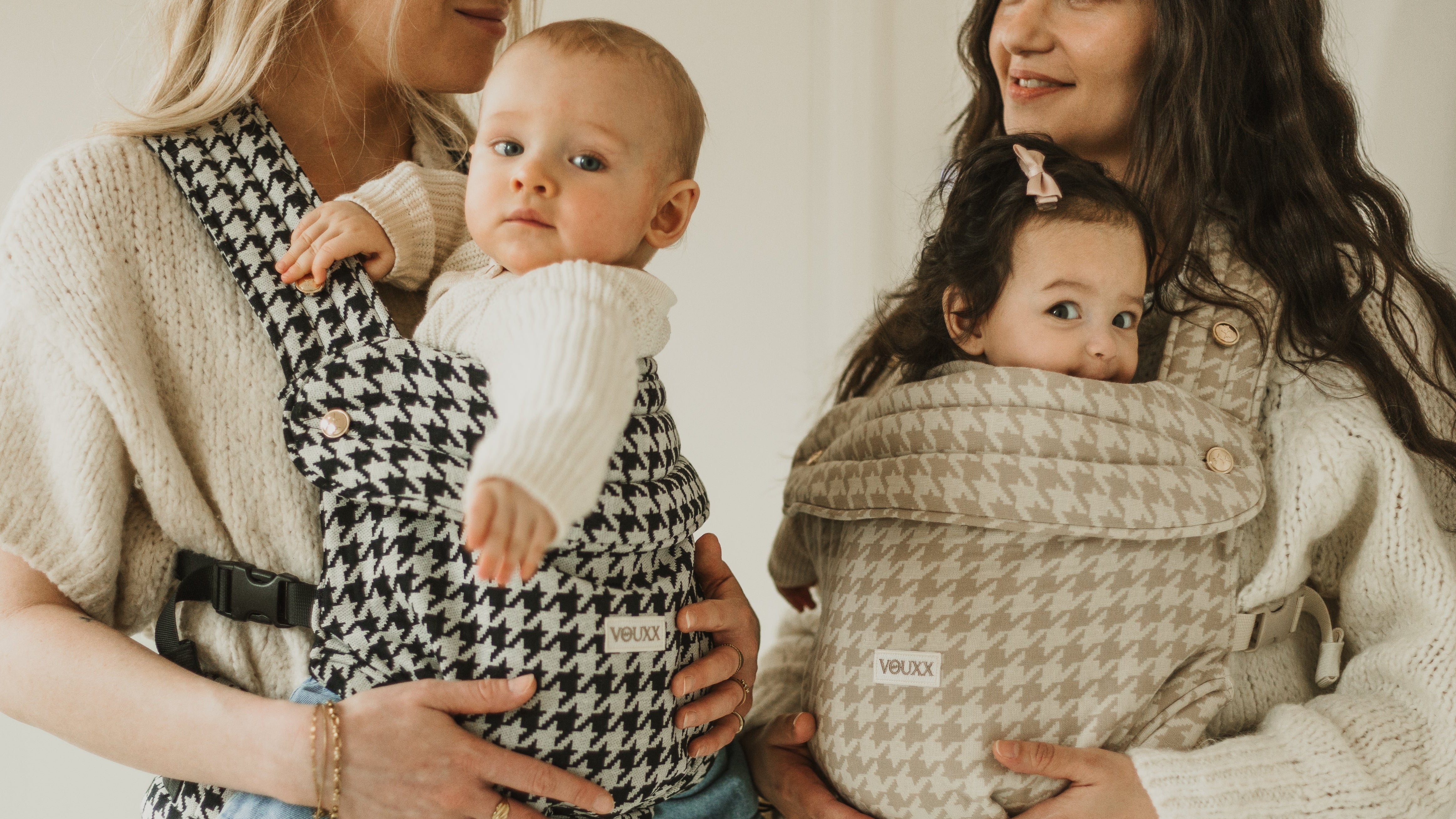 Baby draagzak ergonomisch van katoen linnen mix. Gecertificeerd model van het merk VOUXX